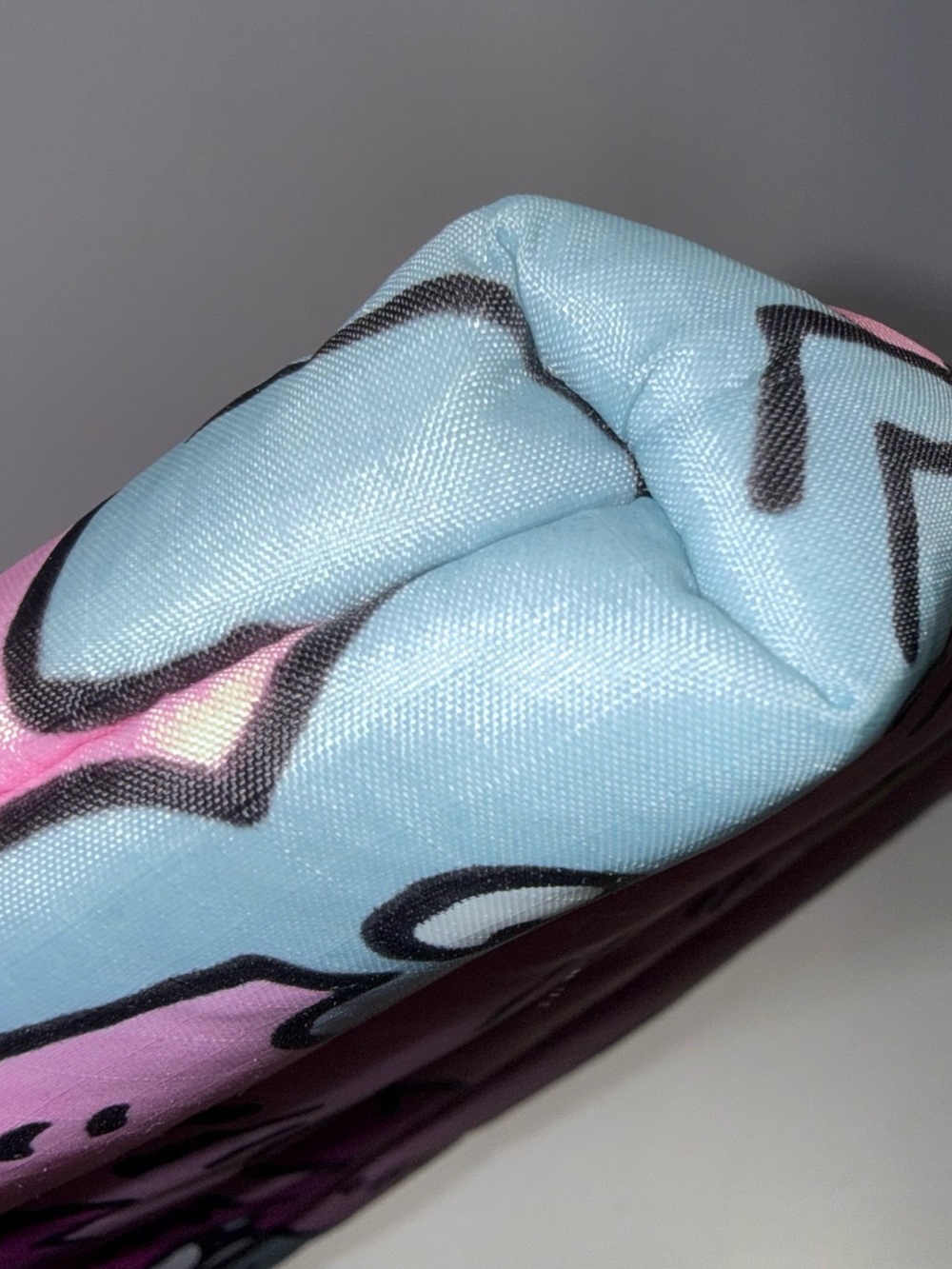 ✨ RARE & SOLD OUT! BAGGU x Keith Haring Puffy Laptop Sleeve in "Pets" ✨ - Picture 4 of 8